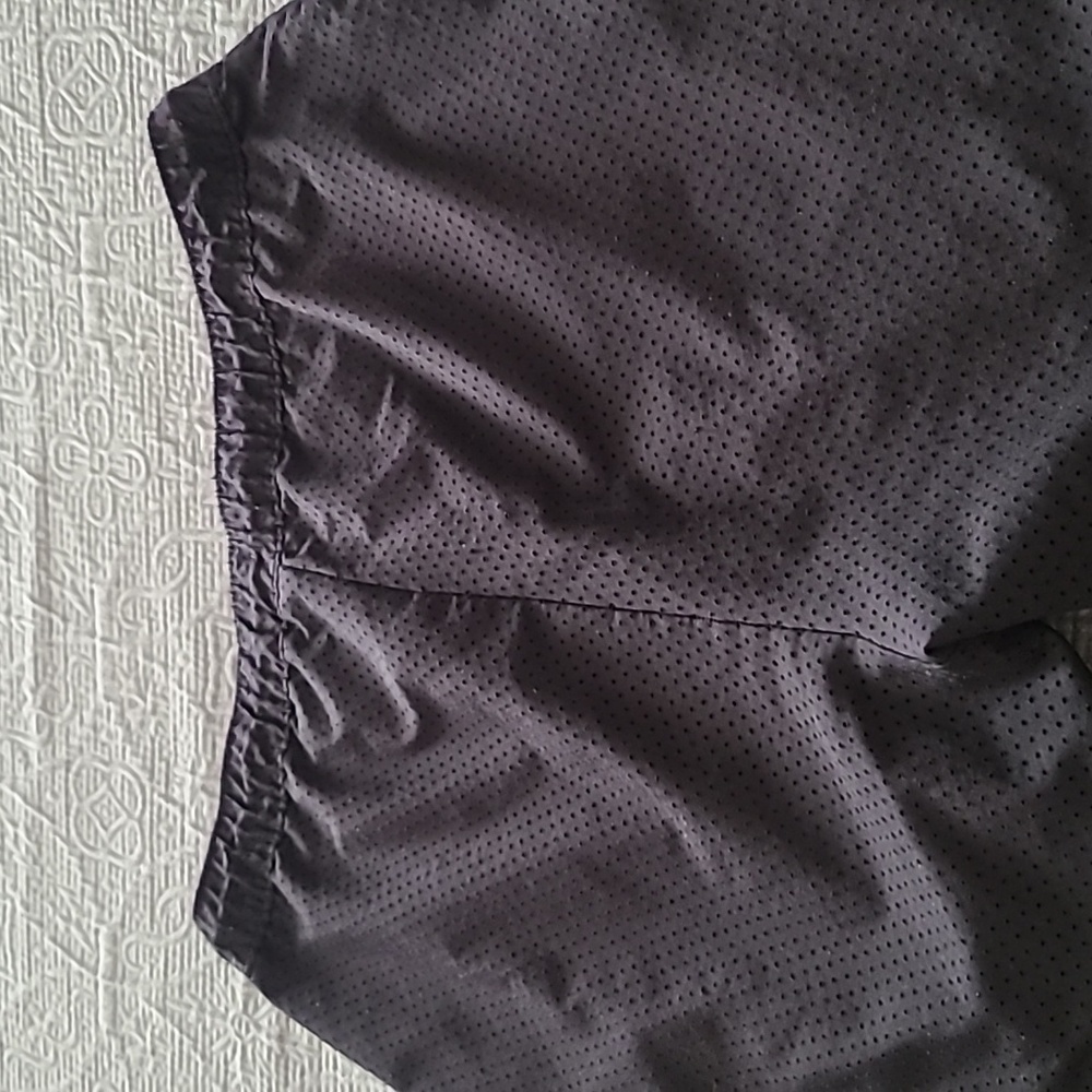 UA Black Athletic Pants for women.Mesh light weight material.Size med. - Picture 8 of 8